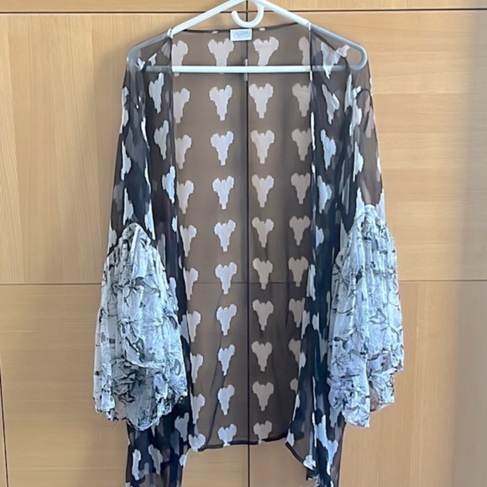 Women’s Black and White Versatile Tunic Top